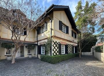 Casa · 444m² · 5 Ambientes · 4 Cocheras · Casa en Venta en San Isidro, G. B. a. Zona Norte, Argentina