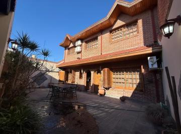 PH · 85m² · 4 Ambientes · 3 Cocheras · PH en Wilde de 4 Ambientes Al Frente con Entrada Independiente, Patio y Parrilla