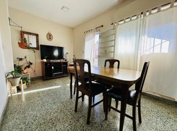 Casa · 90m² · 2 Ambientes · 1 Cochera · Casa en Ludueña