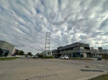 Oficina comercial · 35m² · 8 Cocheras · Alquiler Oficina/local Docta