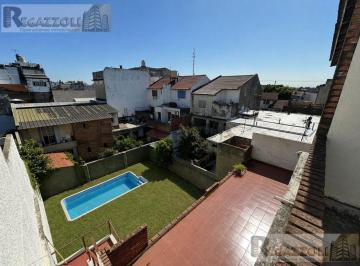PH · 210m² · 5 Ambientes · 2 Cocheras · PH en Ramos Mejia