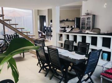 Casa · 100m² · 6 Ambientes · Casa en Venta - 3 Dorm. 2 Baños - 150 m - La Plata