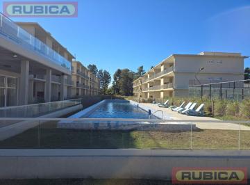 Casa · 4 Ambientes · 1 Cochera · Casa en Alquiler - Chic Village Pilar