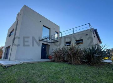 Casa · 210m² · 3 Ambientes · Venta Casa 4 Ambientes Barrancas de San Benito