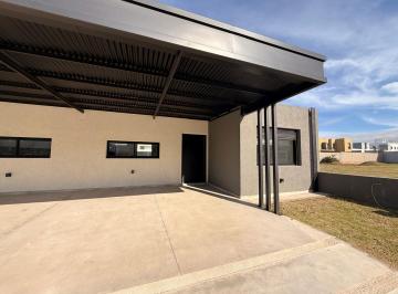 Casa · 100m² · 4 Ambientes · 2 Cocheras · Duplex en Venta en San Ignacio Village. 2 Dorm.. 2 Baños