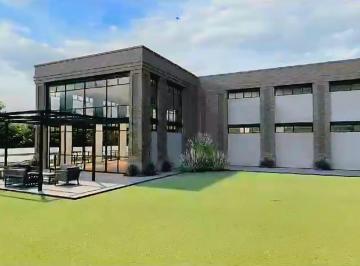 Local comercial · 520m² · 2 Ambientes · 15 Cocheras · Local en Funes Norte 520 m²