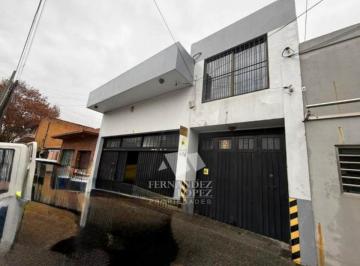 Bodega-Galpón en Venta  Quilmes · Importante Galpón con Portón de Ingreso Vehicular y Cortina Metálica, Ideal Para Depósito, Logística