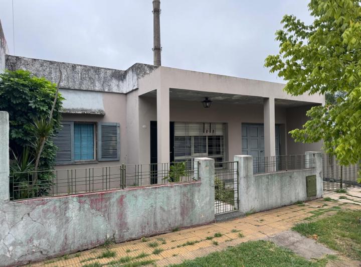Casa · 90m² · 2 Dormitorios · 1 Cochera