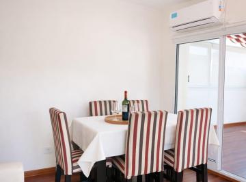 Departamento de 4 ambientes, San Cristobal · Luminoso 4 Ambientes con Terraza Propia y Parrilla