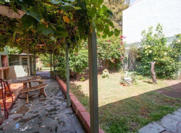 Casa · 215m² · 4 Ambientes · 1 Cochera · Financiación Venta Casa 4 Ambientes Ituzaingo