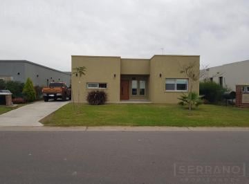 Casa · 162m² · 4 Ambientes · 3 Cocheras · Casa con 3 Dorm. en Venta, Pileta, Barrio San Ramon, Pilar del Este