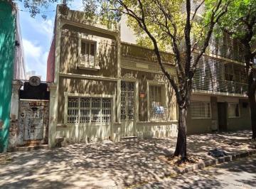 Casa · 122m² · 7 Ambientes · 1 Cochera · Casa en República de La Sexta