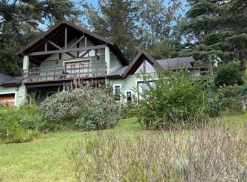 Casa · 360m² · 6 Ambientes · 5 Cocheras · Casa en Venta 6 Ambientes Retasada con Garage, Quincho y Pileta en Lo Mejor de Sierra de Los Padres