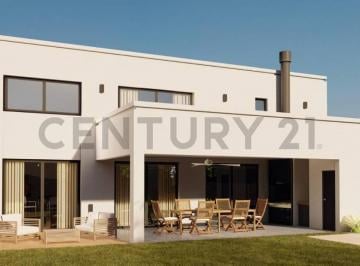 Oficina comercial · 218m² · 4 Ambientes · 3 Cocheras · Exclusiva Casa de Lujo a Estrenar en Barrio Village Joven - Uf 333