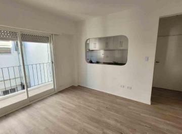Departamento · 38m² · 2 Ambientes · Alquiler Depto 2 Amb Balcón 200 m Plaza Arenales