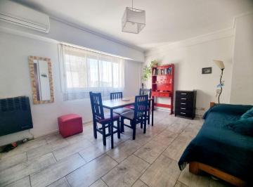 Departamento · 40m² · 2 Ambientes · Alquiler 2 Amb Balcón - Vista Abierta - Apto Profesion