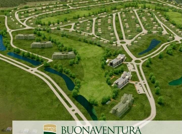 Terreno · 706m²