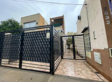 Casa · 60m² · 3 Ambientes · Castelar Norte, Dúplex 3 Ambientes Primer Piso por Escalera