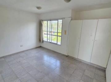 Departamento de 2 ambientes, Córdoba · Alquilo Departamento de 1 Dormitorio Sobre La Av Rafael Nuñez - Vista a La Calle - Opción Cochera