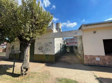 Casa · 75m² · 4 Ambientes · 2 Cocheras · Casa Quinta a Reciclar en Libertad Merlo