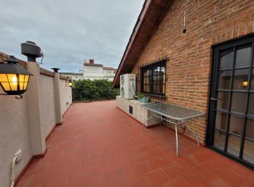 Casa de 5 ambientes, Parque Chacabuco · Gran Casa Lote Propio Desarrollada en 4 Plantas, 5 Amb C/ Cochera. 3 Baños. Patio. Tza. Quincho.
