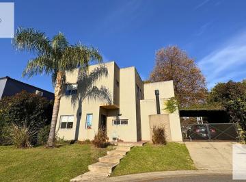 Casa · 150m² · 5 Ambientes · 1 Cochera · Oportunidad Casa en Venta en Barrio Cerrado