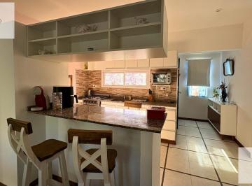 Casa · 150m² · 5 Ambientes · 4 Cocheras · Casa de 4 Dorm. con Quincho Cerrado, Apta Crédito. Barrio Cerrado El Hornero, Pilar.
