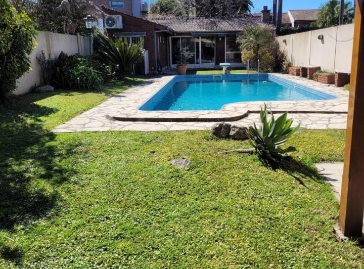 Casa en venta en Villa Adelina · 6 ambientes