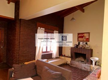 Casa · 214m² · 8 Ambientes · 1 Cochera · Casa en San Rafael