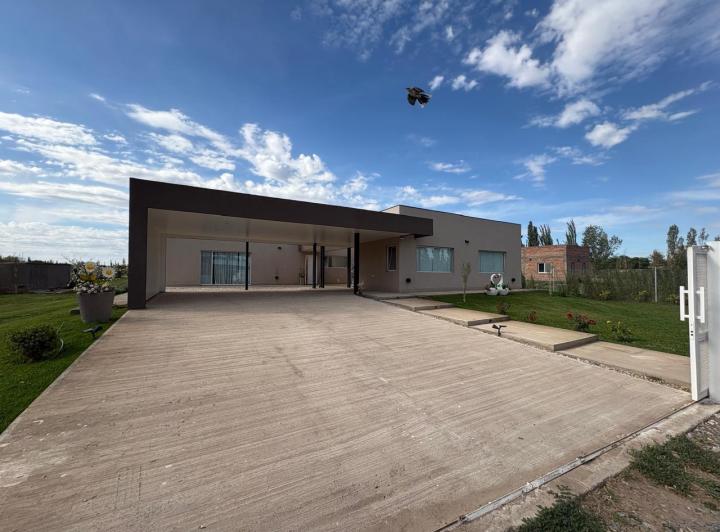 Casa en venta en Estilo Chacra · 8 ambientes