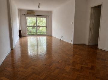 Departamento · 106m² · 4 Ambientes · 1 Cochera · Belgrano. 4 Amb Al Frente. Cochera. Zona Ub