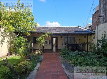 Depósito · 74m² · 3 Ambientes · 2 Locales Comerciales y Casa Sobre Lote Propio en Venta Ituzaingo Norte