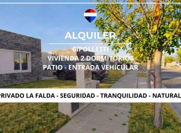 Casa · 60m² · 4 Ambientes · 2 Cocheras · Alquiler Vivienda B° Privado - Casas de La Falda
