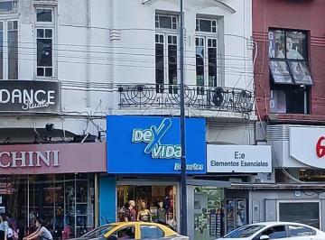 Local comercial · 90m² · 2 Ambientes · Av Cabildo 1900 Ante Esquina Sucre, Local en Excelente Ubicación. 70 m² con Entrepiso