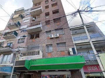 Departamento de 4 ambientes, Avellaneda · Departamento 4 Ambientes en Excelente Ubicación Las Flores Esquina Av Mitre