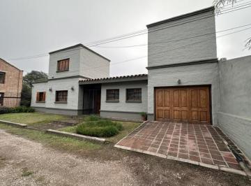 Casa · 269m² · 8 Ambientes · 2 Cocheras · Casa en Venta 5 Dorm. - Parmenio Ferrer 6397 - Granja de Funes.