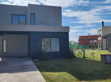 WhatsApp Image 2026-06-17 at 7.46.12 PM (2).jpeg · Casa Alquiler Barrio El Aljibe