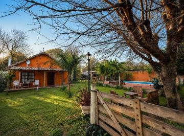 Campo · 80m² · 3 Ambientes · 2 Cocheras · Casa de Campo en General Rodríguez con Pileta