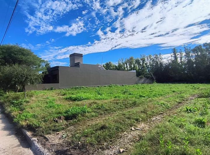 Terreno · 717m²