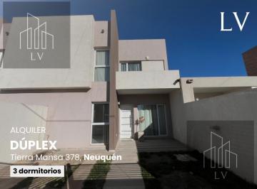 Casa · 61m² · 5 Ambientes · 1 Cochera · Dúplex en Alquiler en Centenario, Loteo Tierra Mansa