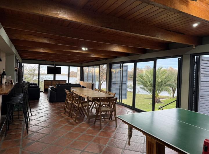 Casa · 253m² · 4 Ambientes · 1 Cochera