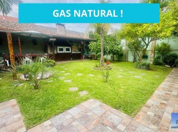 Casa · 95m² · 4 Ambientes · 1 Cochera · Casa en Venta Villa Gesell