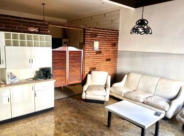 PH · 94m² · 2 Ambientes · 1 Cochera · PH en Las Avs