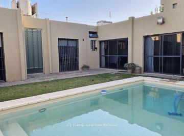 Casa · 170m² · 4 Ambientes · 2 Cocheras · Casa en Venta 3 Dorm. 2 Baños, Pileta, Alejandro Centeno