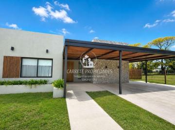 Casa de 5 ambientes, Pilar · Casa en Venta de 5 Ambientes y Pileta Fondo a Verde. Barrio Santa Lucía. Pilar del Este
