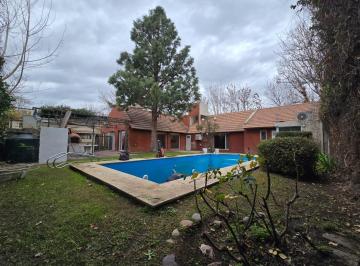 Casa · 218m² · Casa en Neuquen