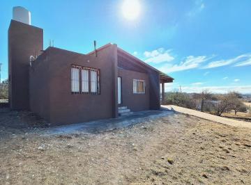 Casa · 85m² · 4 Ambientes · 1 Cochera · Casa en Estancia Vieja