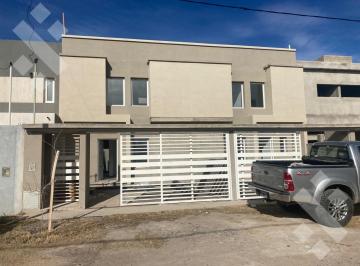 Casa · 106m² · 3 Ambientes · 2 Cocheras · Venta de Duplex en Barrio Altos del Limay Calle Ernesto Sabato 1270sa