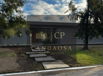 Casa · 185m² · 5 Ambientes · 6 Cocheras · Nev. Casa a La Laguna con Pileta 5 Ambientes en El Naudir