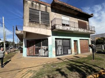 tres-de-febrero-pablo-podesta-venta-local-hasta-30-mts · Importante Esquina con Dos Locales y Vivienda